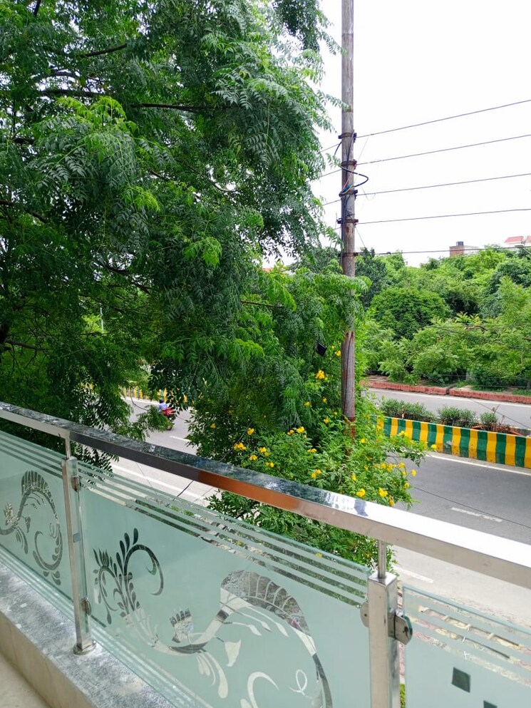 Room, sector 42 Pg For Boys & Girls In Sector 42 9682704