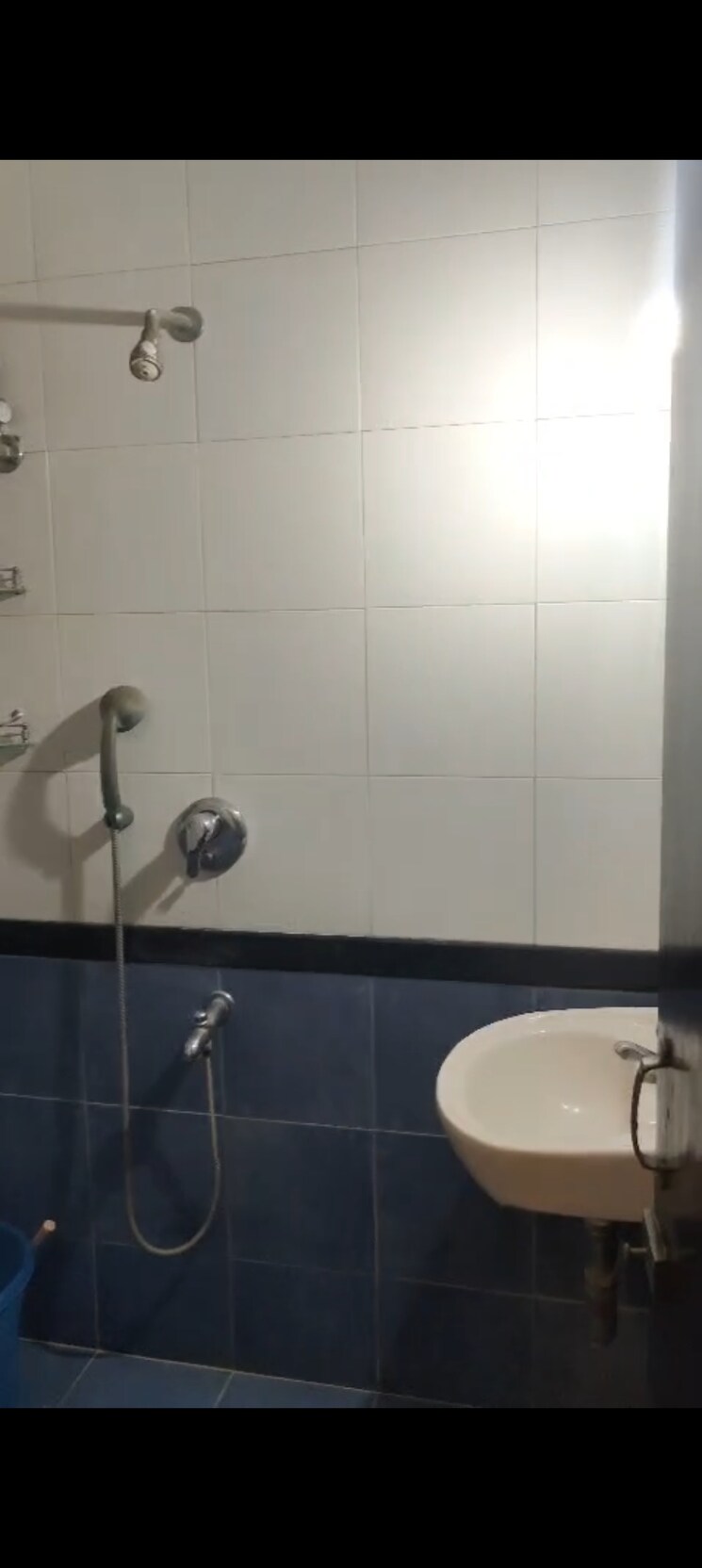 Bathroom, avarsekar-srushti 2 Bedroom 800 Sq.Ft. Apartment In Prabhadevi Mumbai 9682710