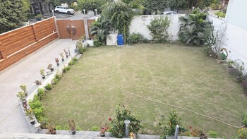 RWA Apartments Sector 30