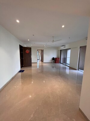 Room in 2 BHK Apartment at Hiranandani Maitri Park, Chembur – for Rent