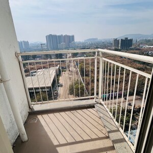 1 BHK Apartment For Sale in Pharande Kairosa, Mumbai Bangalore Highway