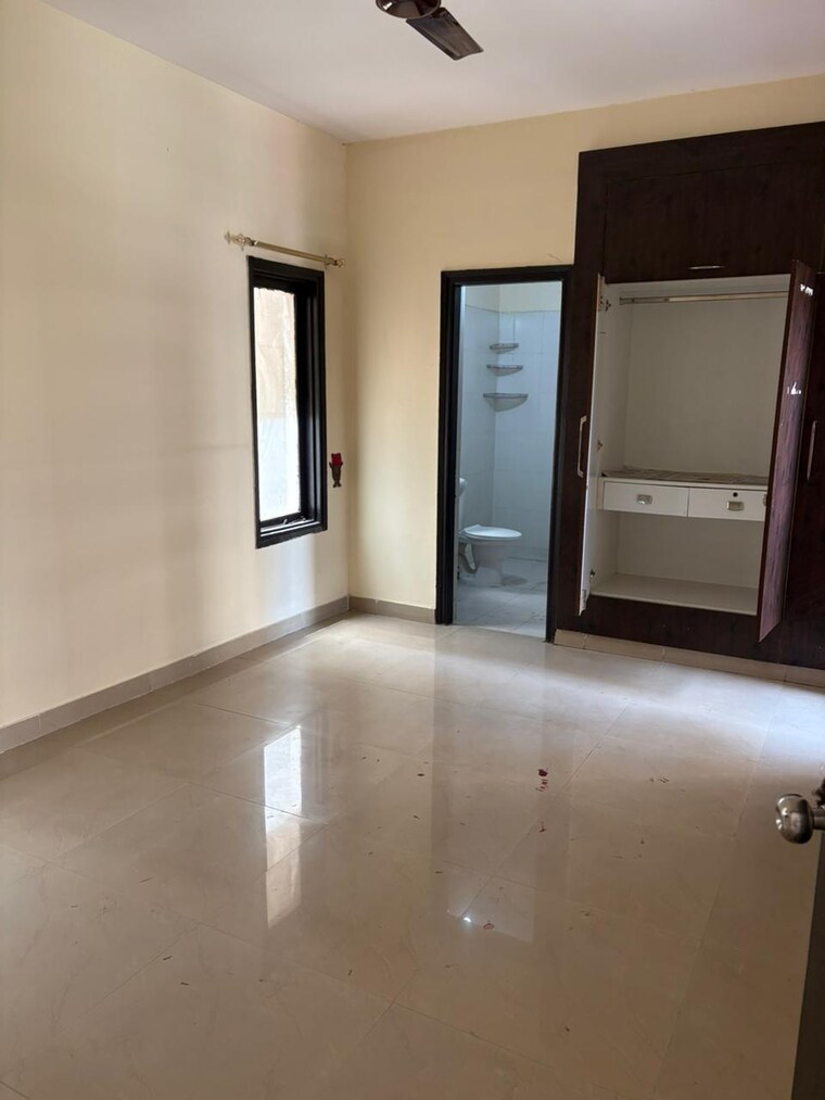 Room, rps-palms 3 Bedroom 919 Sq.Ft. Apartment In Sector 88 Faridabad 9682798