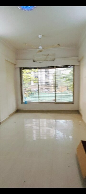 Room in 1 BHK Apartment at Chikoowadi – for Rent