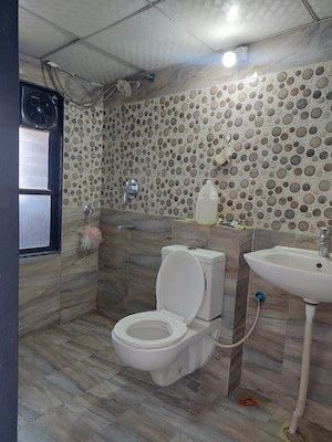Bathroom in 3 BHK Apartment at Kumar Kruti, Kalyani Nagar – for Rent