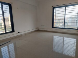 Room in 3 BHK Apartment at Kumar Kruti, Kalyani Nagar – for Rent