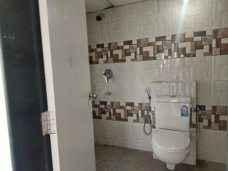 Bathroom, kumar-kruti 3 Bedroom 1500 Sq.Ft. Apartment In Kalyani Nagar Pune 9682892