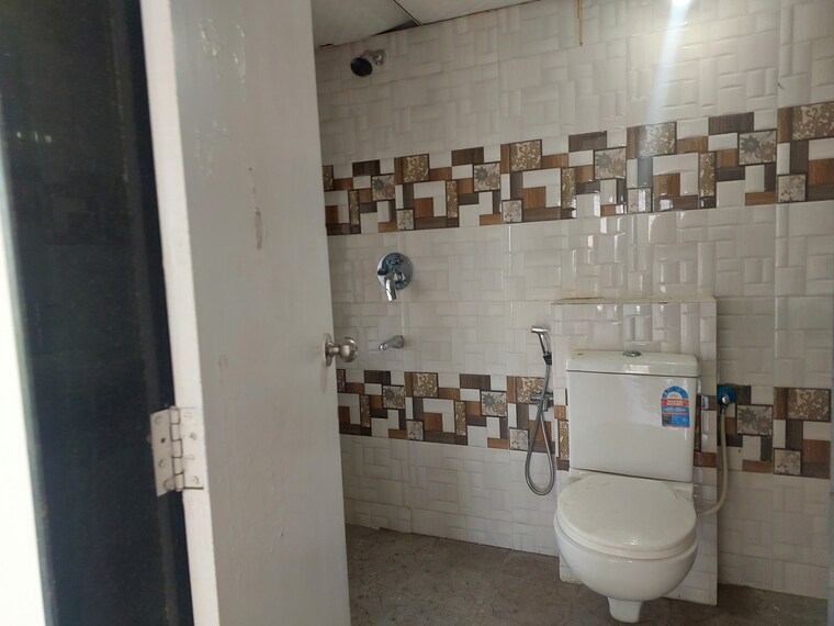 Bathroom, kumar-kruti 3 Bedroom 1500 Sq.Ft. Apartment In Kalyani Nagar Pune 9682892