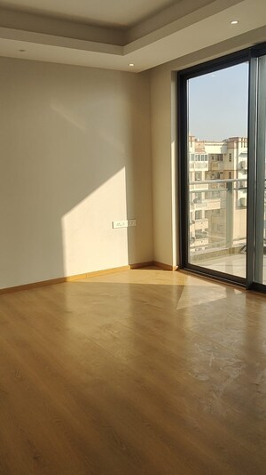 Room in 1.5 BHK Builder Floor at DLF Qerwa, Sector 28 – for Rent