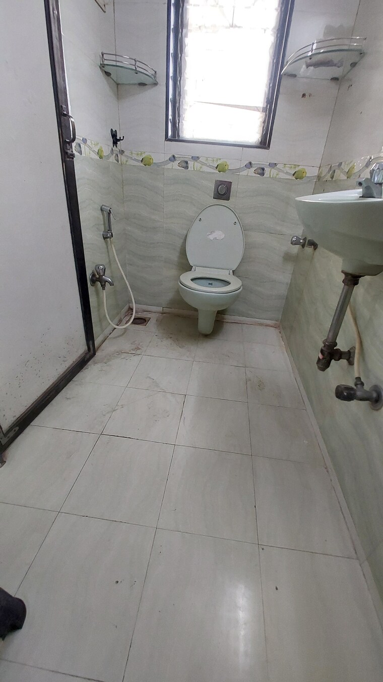 Bathroom, kesar-residency 2 Bedroom 850 Sq.Ft. Apartment In Kandivali West Mumbai 9682864