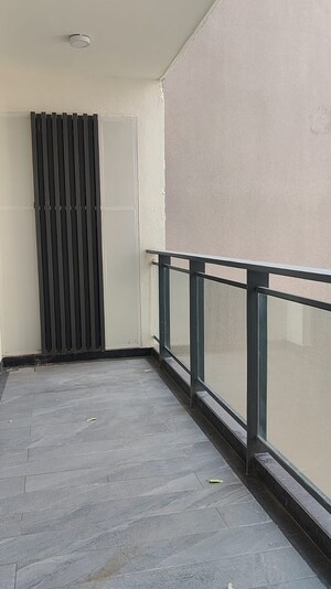 Room in 4 BHK Builder Floor at Bhawna Apartment, Sector 43 – for Rent