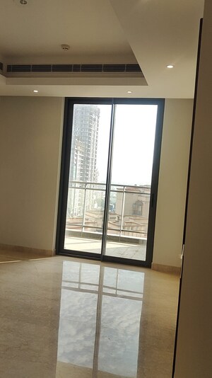 Room in 4 BHK Builder Floor at Bhawna Apartment, Sector 43 – for Rent