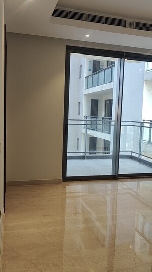 Room in 4 BHK Builder Floor at Bhawna Apartment, Sector 43 – for Rent