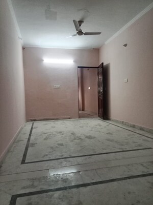 Room in 1 BHK Builder Floor at Saket – for Rent