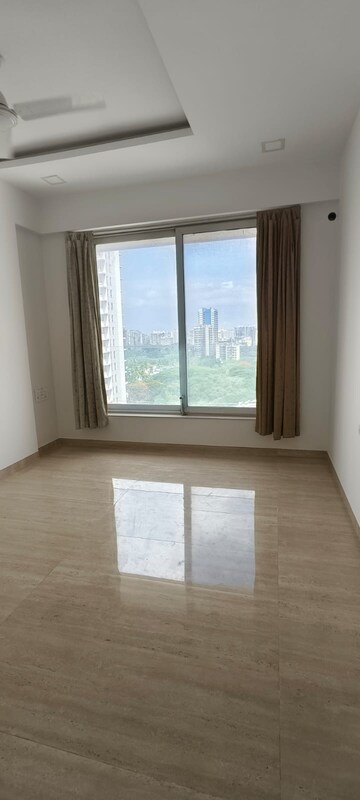 Room in 2 BHK Apartment at Dosti Eastern Bay, Wadala – for Rent