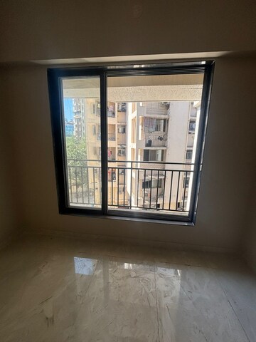 Room in 2 BHK Apartment at Haware Intelligentia Spectrum, Thane West – for Sale