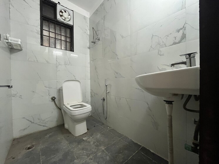 Bathroom, palm-residency-chhatarpur 2 Bedroom 1000 Sq.Ft. Builder Floor In Chattarpur Delhi 9682923