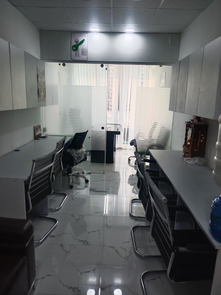 Team Area, gaur-city-center Commercial Office Space 450 Sq.Ft. In Sector 4 Greater Noida Greater Noida 9682899