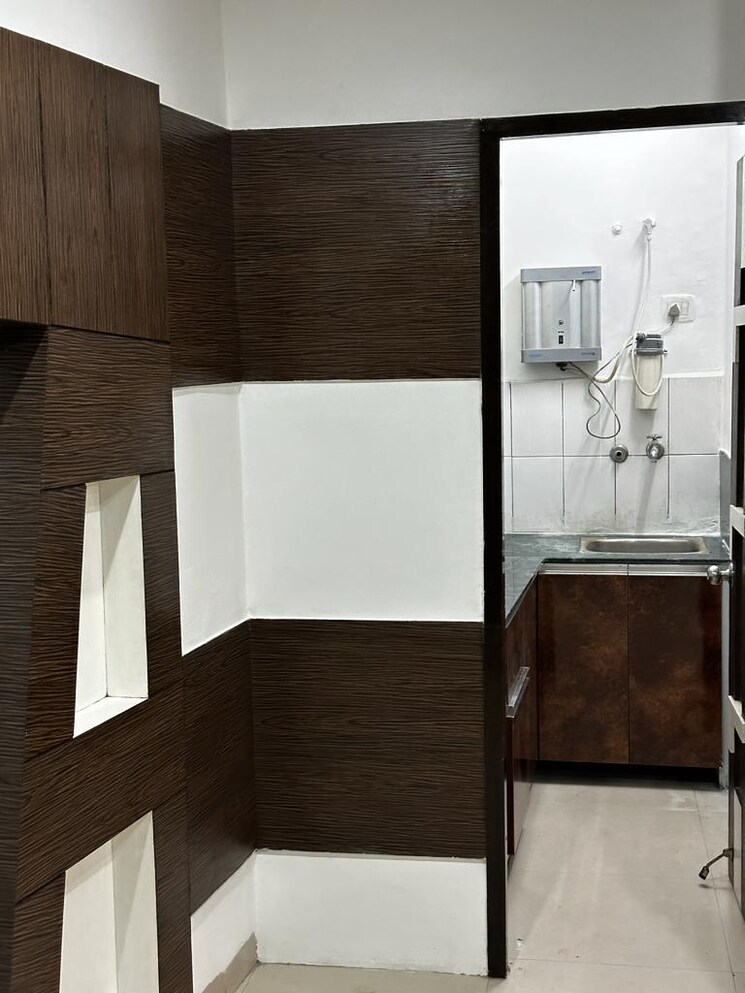 Kitchen, omaxe-gurgaon-mall Commercial Office Space 805 Sq.Ft. In Sector 49 Gurgaon 9682918