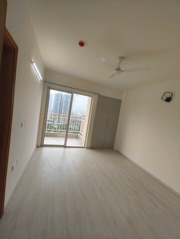 Room in 3 BHK Apartment at M3M Marina, Sector 68 – for Rent