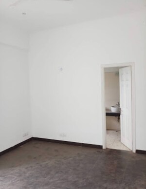 Room in 3 BHK Villa at Paramount Golfforeste, Zeta I Greater Noida – for Rent