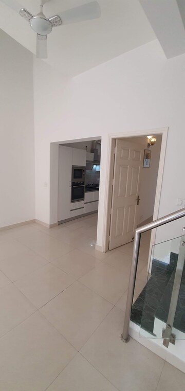 Furnished Amenities in 3 BHK Villa at Paramount Golfforeste, Zeta I Greater Noida – for Rent