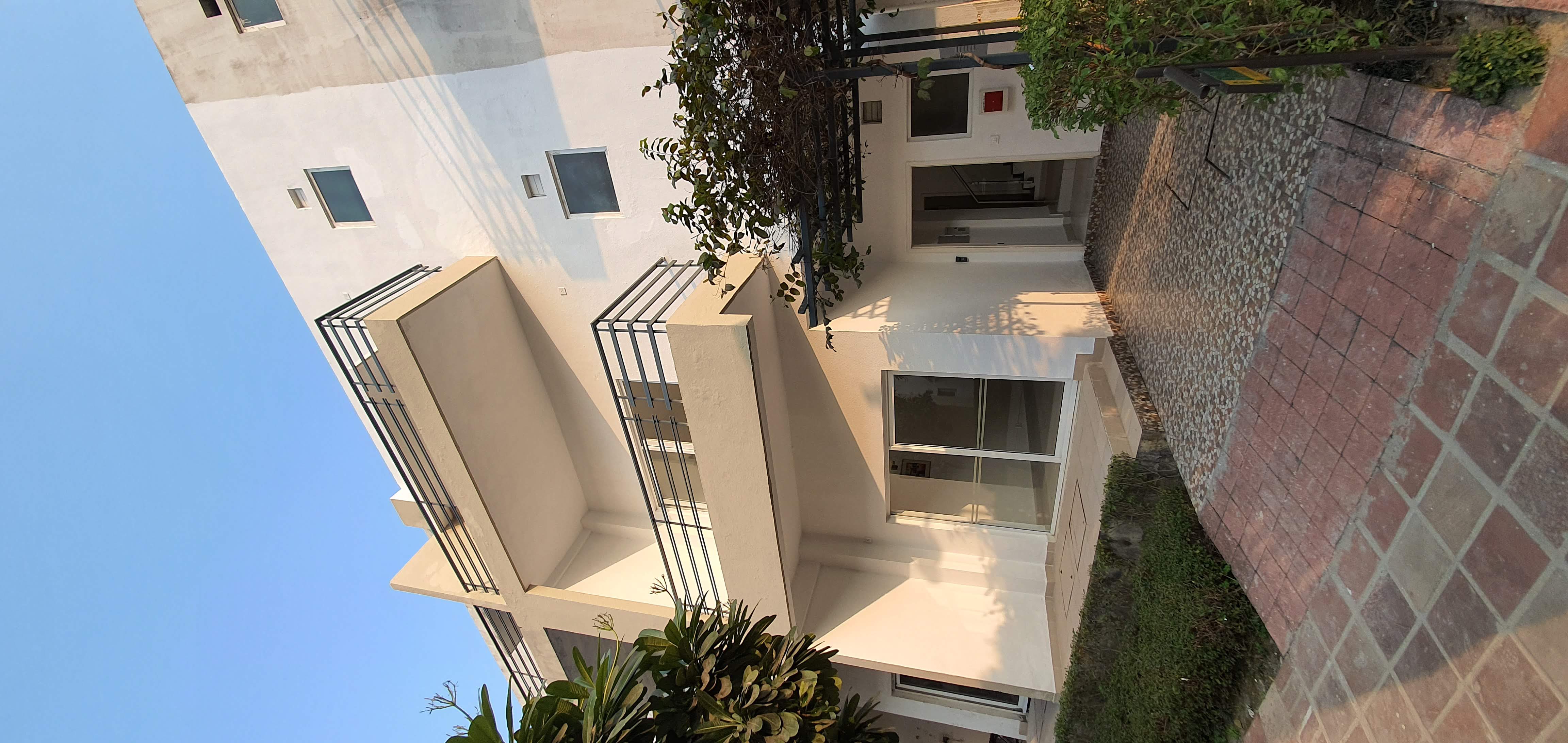 3 BHK + Servant Room 2220 Sq.Ft. Villa in Paramount Golfforeste