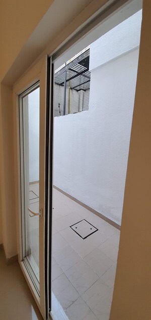 Furnished Amenities in 3 BHK Villa at Paramount Golfforeste, Zeta I Greater Noida – for Rent