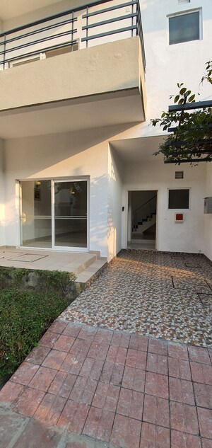 3 BHK Villa – Exterior View View at Paramount Golfforeste, Zeta I Greater Noida - for Rent