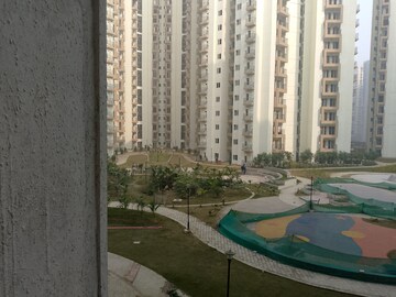 Swimming Pool in 1 BHK Apartment at Amrapali Dream Valley, Tech Zone 4 Greater Noida – for Rent