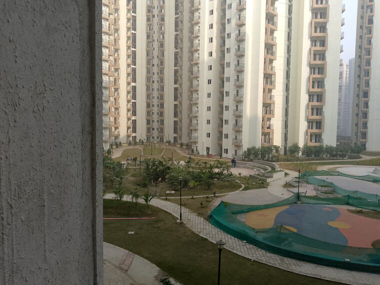 Swimming Pool, amrapali-dream-valley 1 Bedroom 585 Sq.Ft. Apartment In Tech Zone 4 Greater Noida Greater Noida 9682947