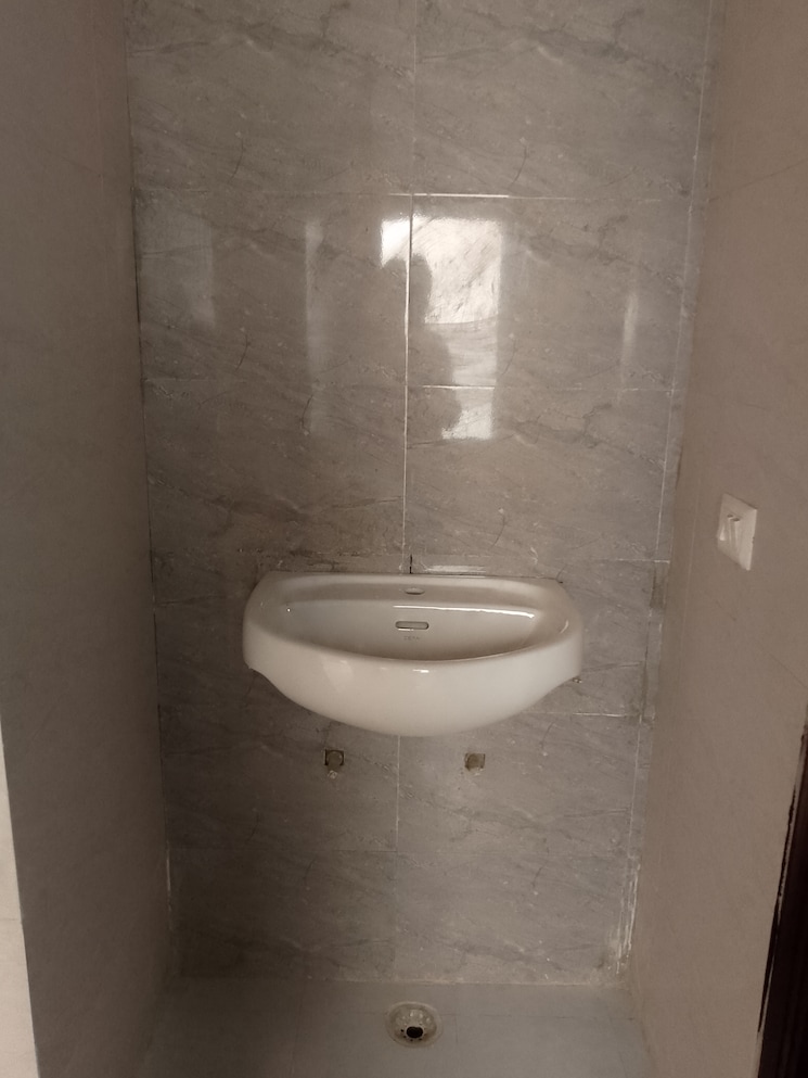 Bathroom, amrapali-dream-valley 1 Bedroom 585 Sq.Ft. Apartment In Tech Zone 4 Greater Noida Greater Noida 9682947