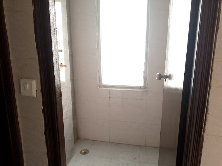 Bathroom, amrapali-dream-valley 1 Bedroom 585 Sq.Ft. Apartment In Tech Zone 4 Greater Noida Greater Noida 9682947