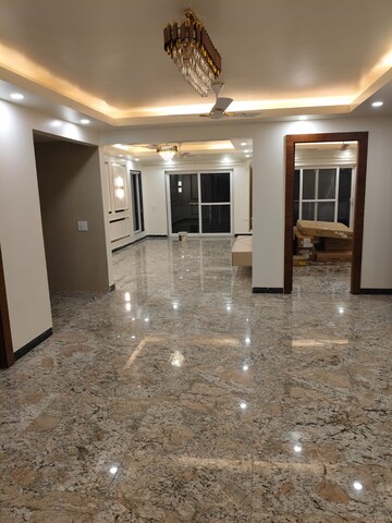 Room in 4 BHK Builder Floor at Kohli One Malibu Town, Sector 47 – for Rent