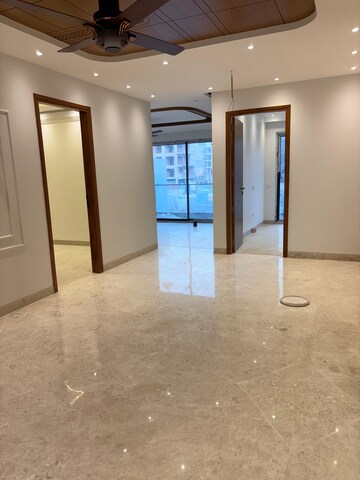 Room in 4 BHK Apartment at Anant Raj Estate Plots, Sector 63a – for Rent