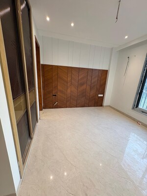 Room in 4 BHK Apartment at Anant Raj Estate Plots, Sector 63a – for Rent