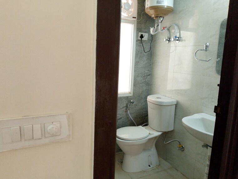 Bathroom, amrapali-enchante 2 Bedroom 900 Sq.Ft. Apartment In Tech Zone 4 Greater Noida Greater Noida 9682984