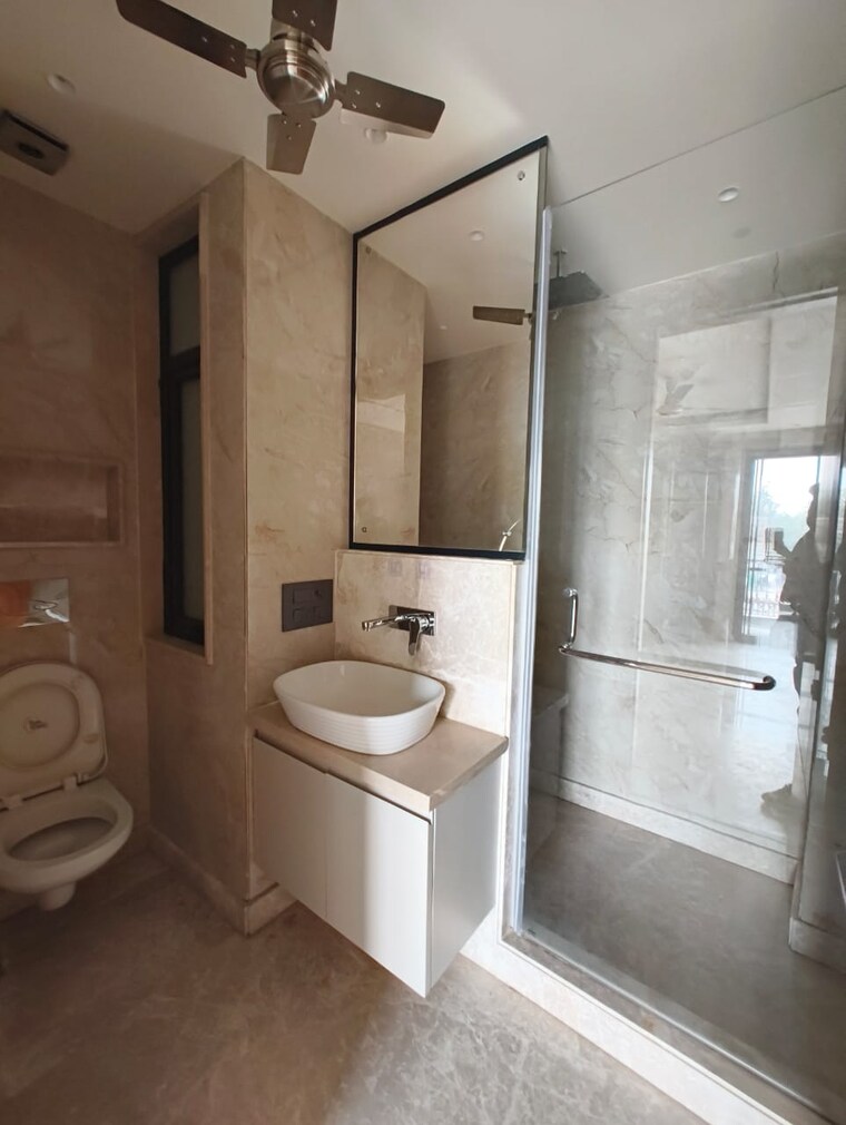 Bathroom, greater kailash i 3 Bedroom 208 Sq.Yd. Builder Floor In Greater Kailash I Delhi 9682987
