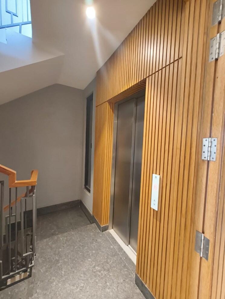 Balcony, greater kailash i 3 Bedroom 208 Sq.Yd. Builder Floor In Greater Kailash I Delhi 9682987