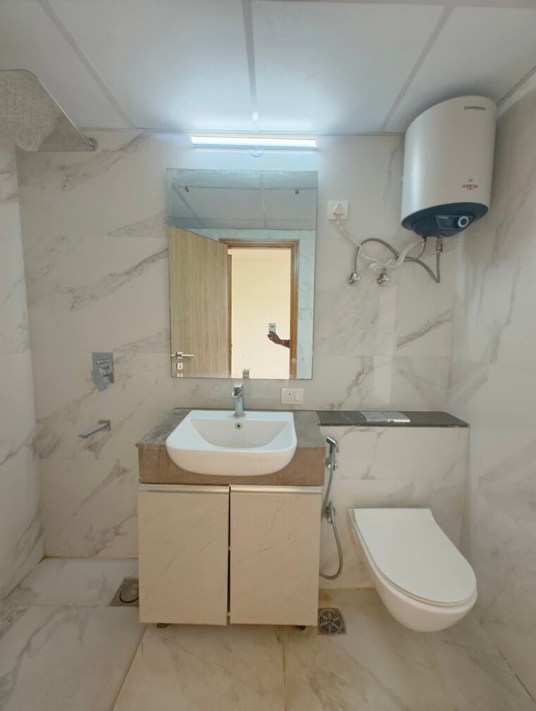 Bathroom, m3m-marina 3 Bedroom 1650 Sq.Ft. Apartment In Sector 68 Gurgaon 9683005