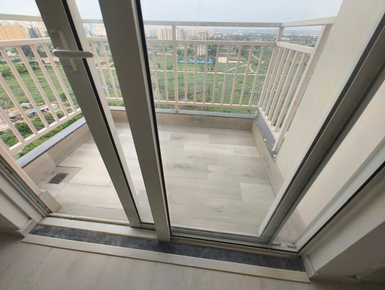 Balcony, m3m-marina 3 Bedroom 1650 Sq.Ft. Apartment In Sector 68 Gurgaon 9683005