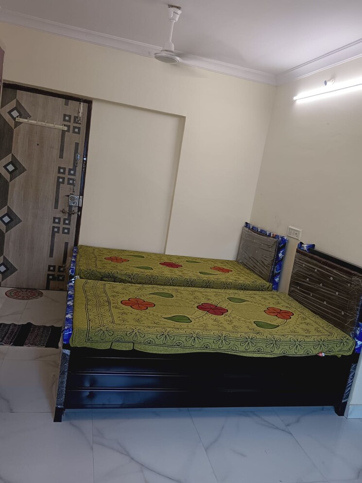 Room, goregaon west Pg For Boys In Goregaon West 9683018
