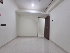 Room in 3 BHK Apartment at Goregaon West – for Rent