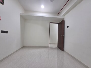 Room in 3 BHK Apartment at Goregaon West – for Rent