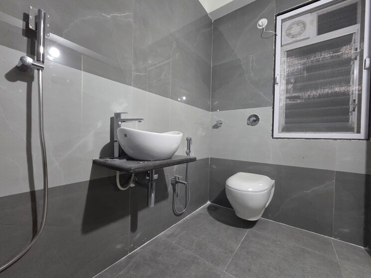 Bathroom, goregaon west 3 Bedroom 1500 Sq.Ft. Apartment In Goregaon West Mumbai 9683036