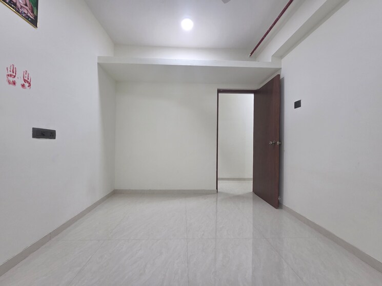 Room, goregaon west 3 Bedroom 1500 Sq.Ft. Apartment In Goregaon West Mumbai 9683036