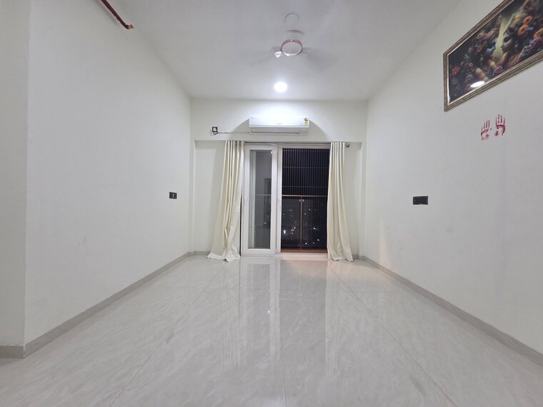Room, goregaon west 3 Bedroom 1500 Sq.Ft. Apartment In Goregaon West Mumbai 9683036