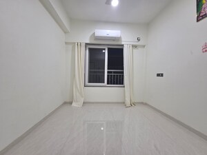 Room in 3 BHK Apartment at Goregaon West – for Rent