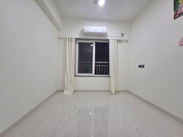 Room in 3 BHK Apartment at Goregaon West – for Rent