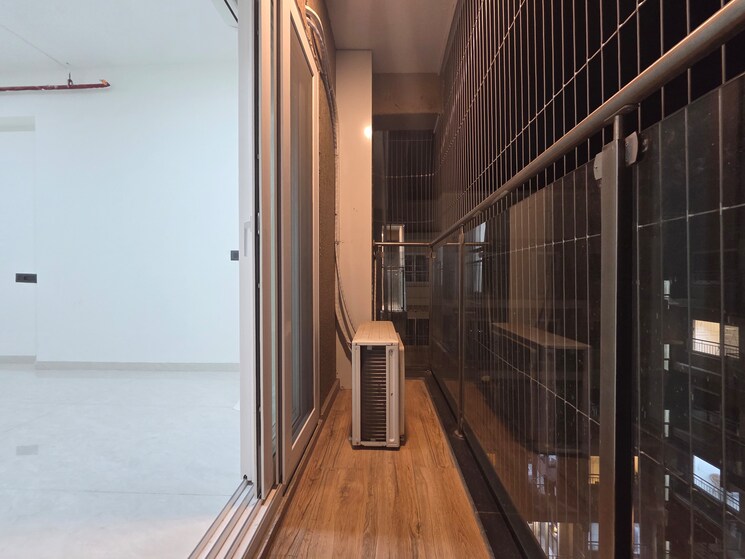 Balcony, goregaon west 3 Bedroom 1500 Sq.Ft. Apartment In Goregaon West Mumbai 9683036