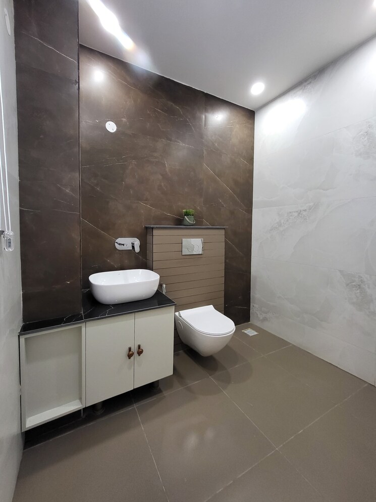 Bathroom, urban-the-zirk 3 Bedroom 1750 Sq.Ft. Apartment In Nabha Zirakpur 9683065